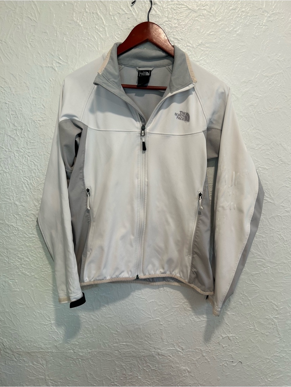 The North Face Cream and Light Gray Softshell Pullover